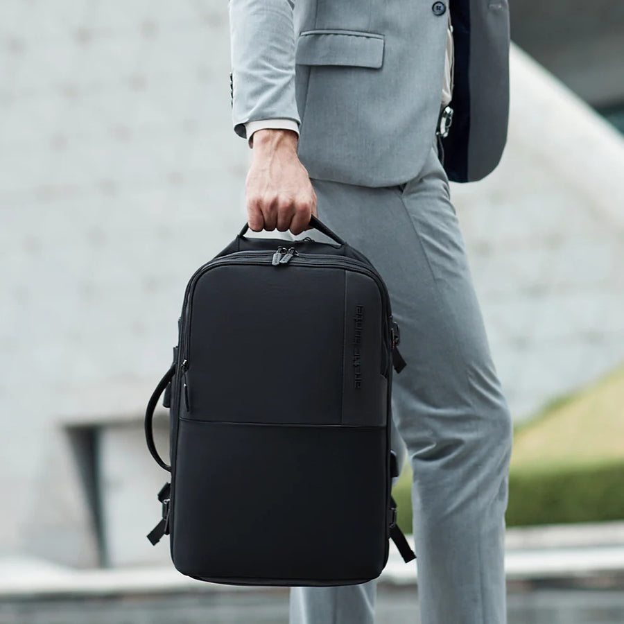 Arctic Hunter B00382