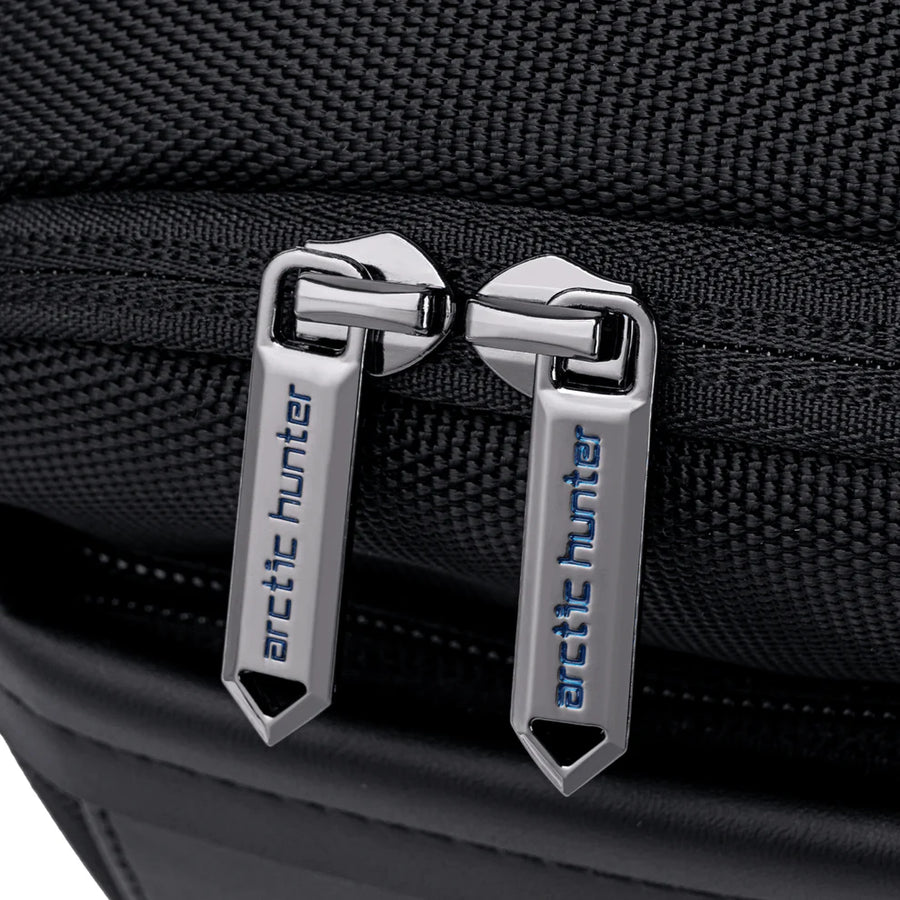 Arctic Hunter K00688