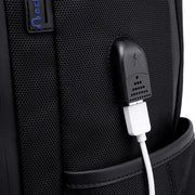 Arctic Hunter B00120c