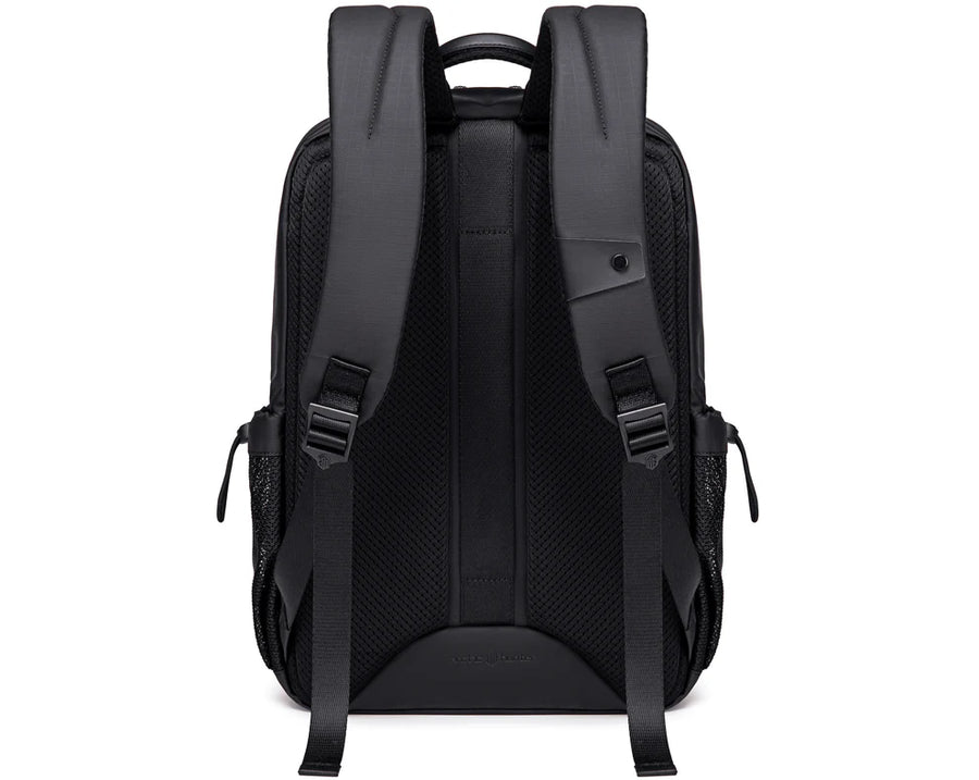 Arctic Hunter B00534
