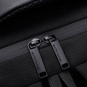 Arctic Hunter B00120c