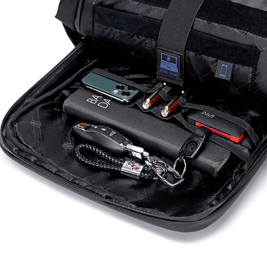 Arctic Hunter B00478