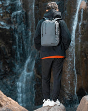 Arctic Hunter B00529