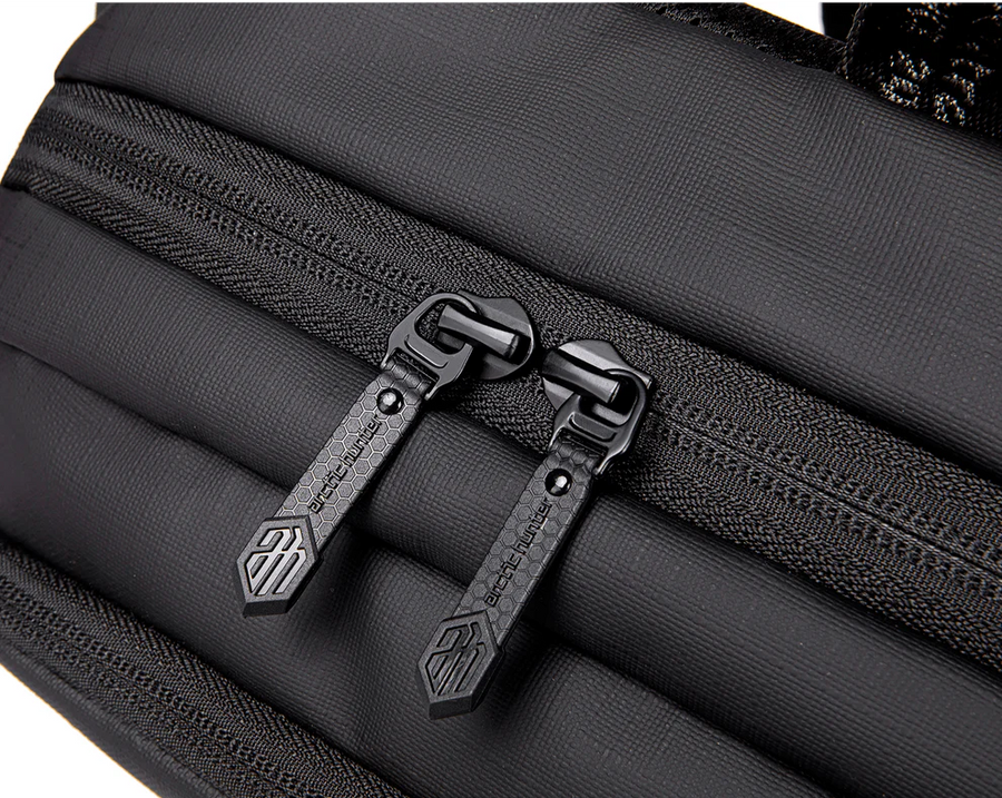 Arctic Hunter B00529