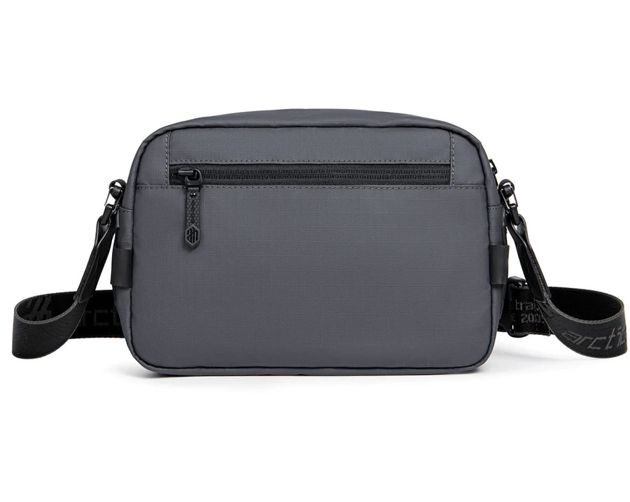 Arctic Hunter YB00518