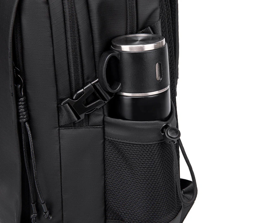 Arctic Hunter B00530