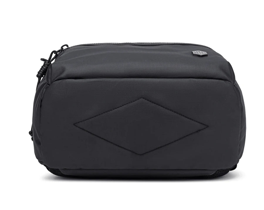 Arctic Hunter B00536