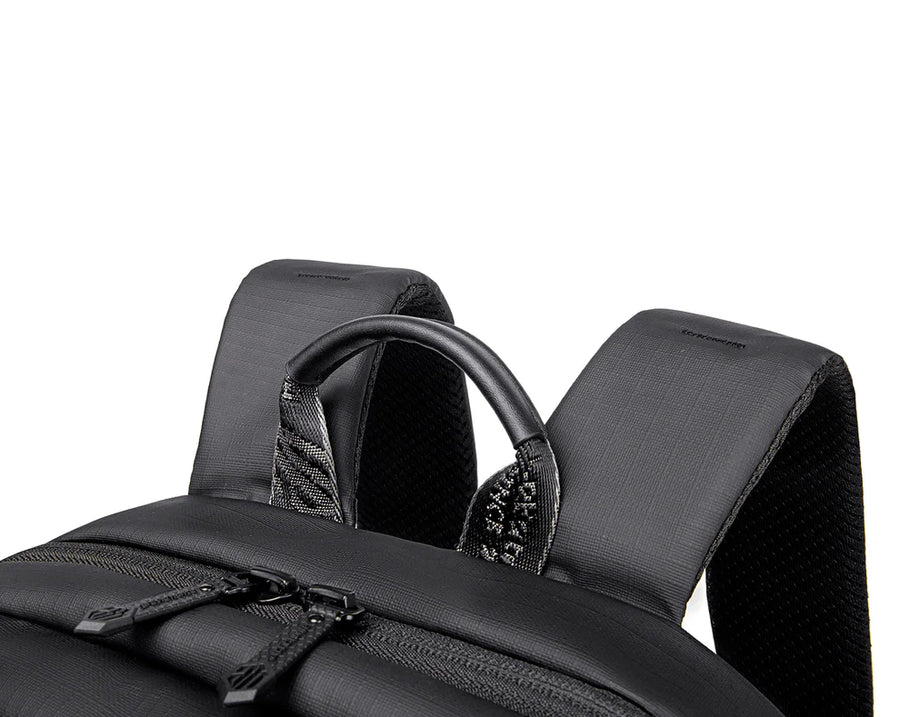 Arctic Hunter B00529