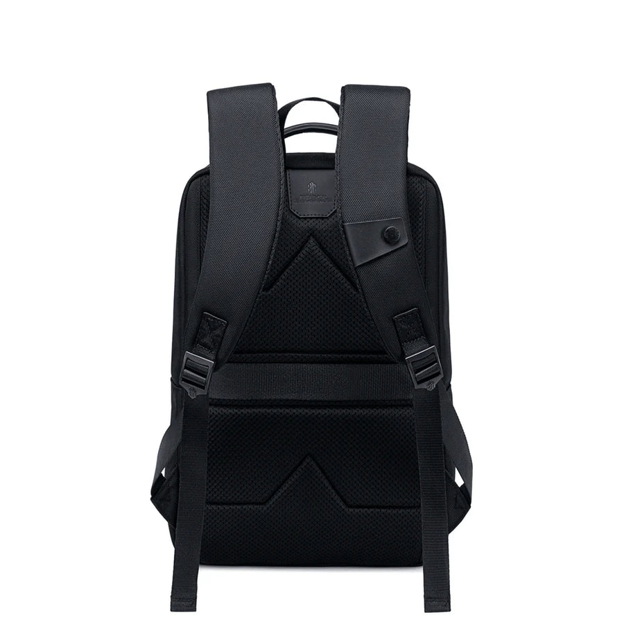 Arctic Hunter B00681