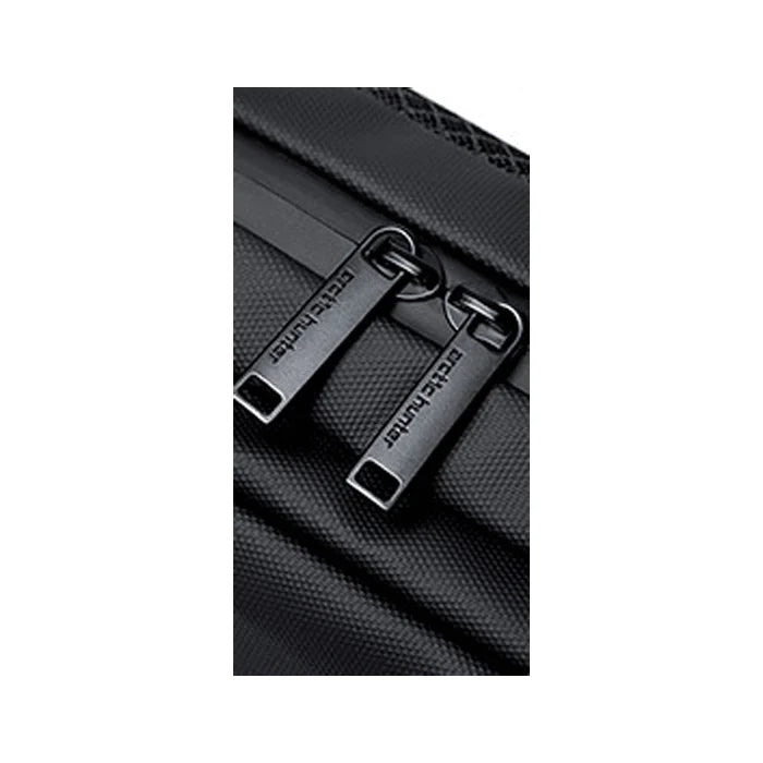 Arctic Hunter YB00029