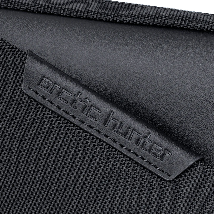 Arctic Hunter K00691