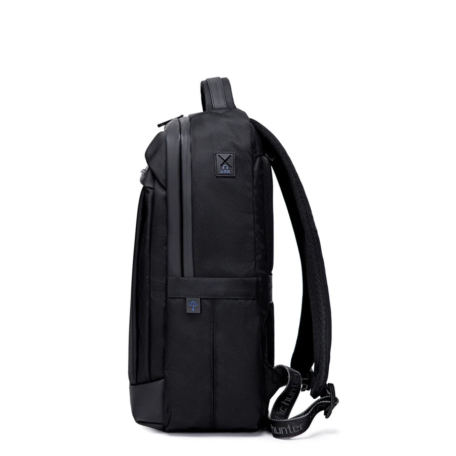 Arctic Hunter B00478