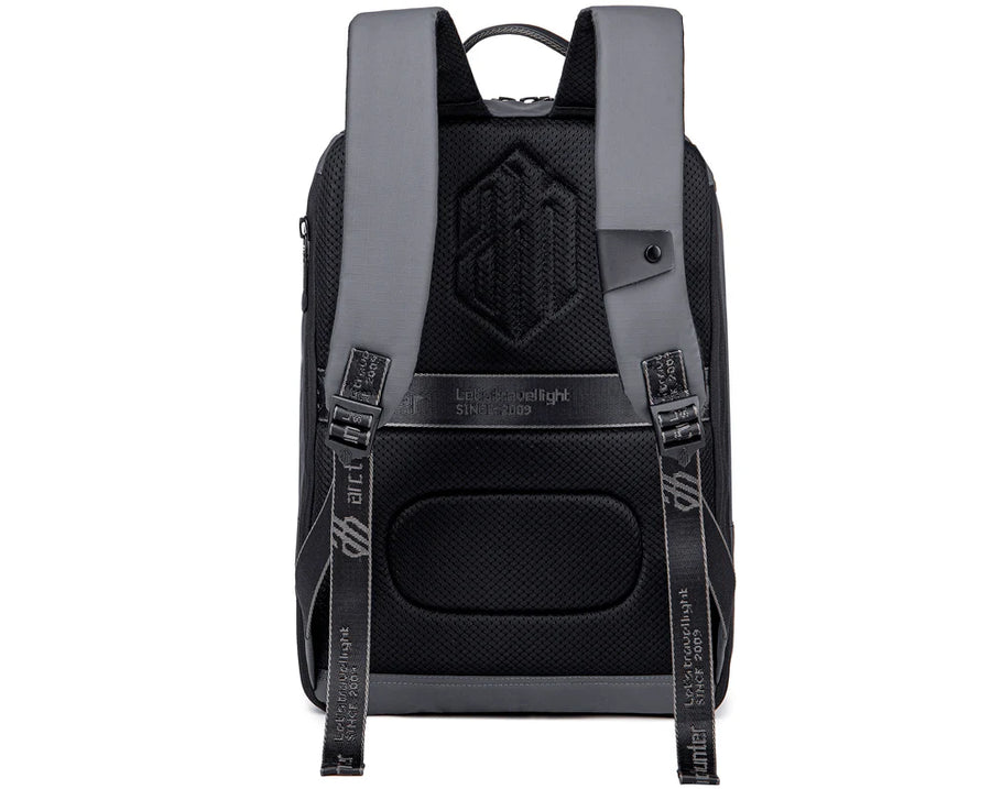 Arctic Hunter B00529