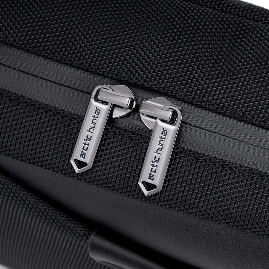 Arctic Hunter K00691