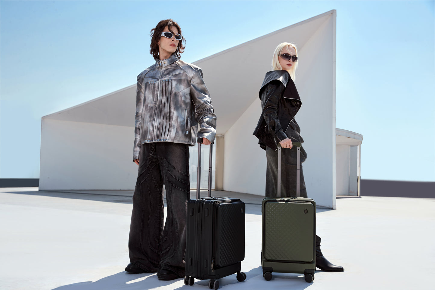 LGX002 Green شنطة سفر بعجلات