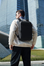 Arctic Hunter B00574