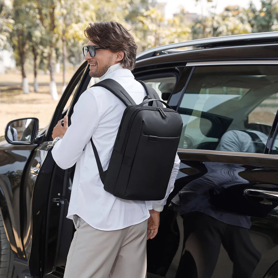 Arctic Hunter B00574