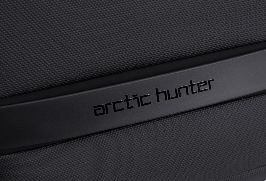 Arctic Hunter B00559