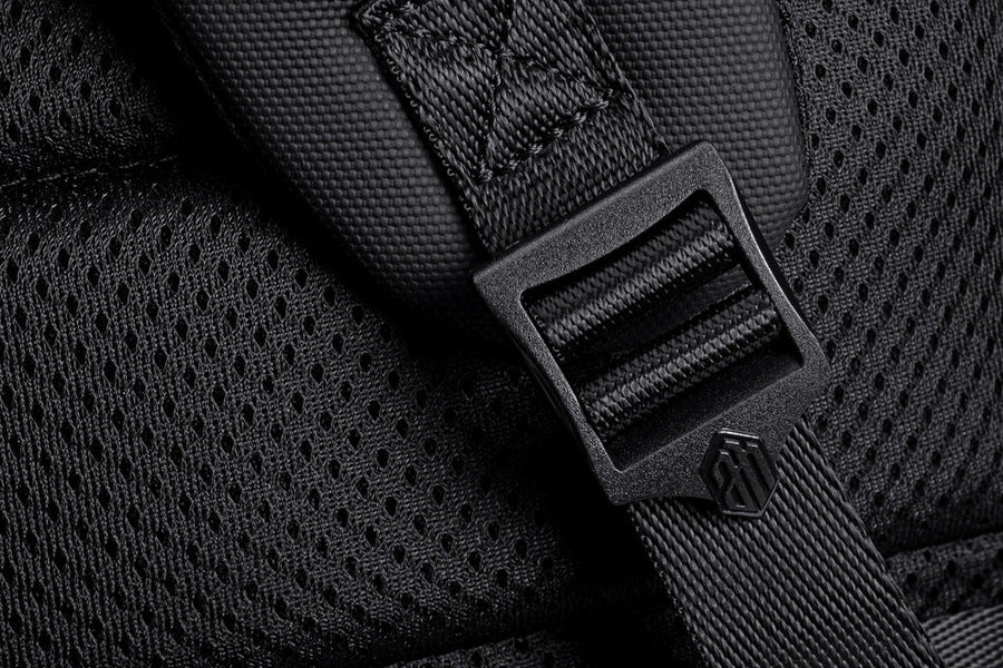 Arctic Hunter B00559