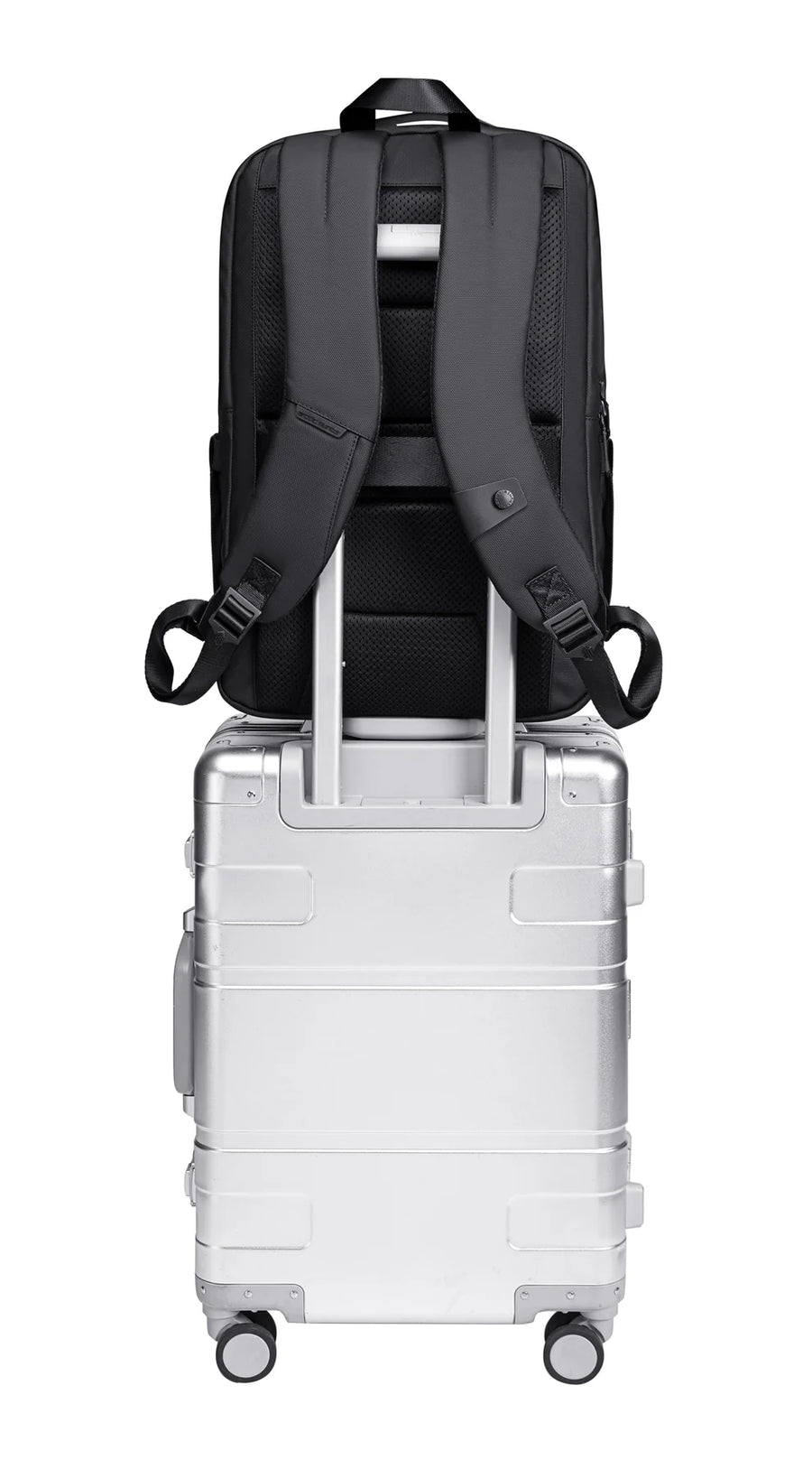 Arctic Hunter B00555