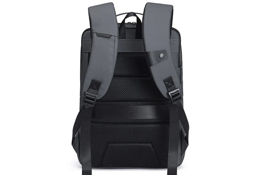 Arctic Hunter B00574