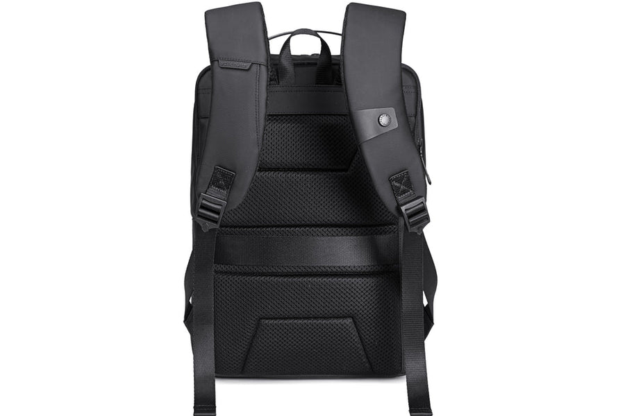 Arctic Hunter B00574