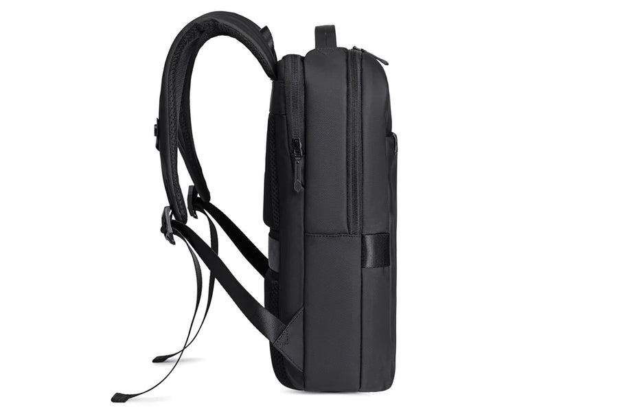 Arctic Hunter B00574