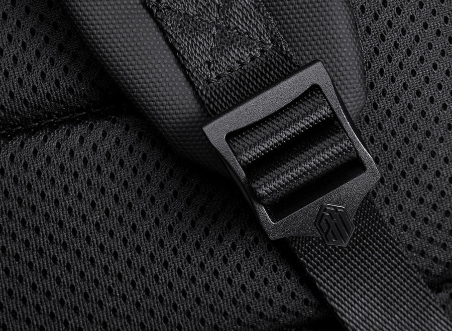 Arctic Hunter B00574