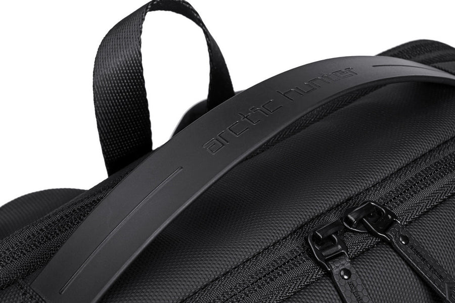 Arctic Hunter B00574