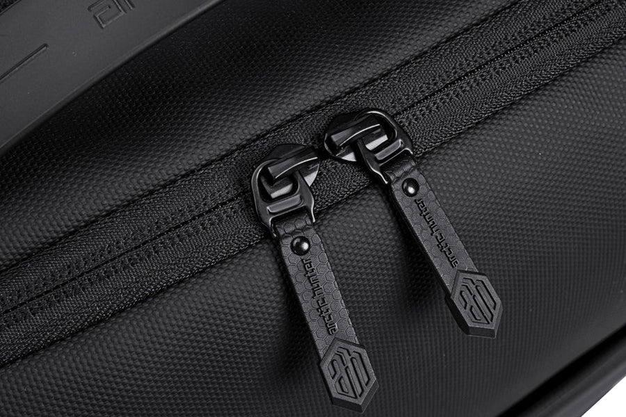 Arctic Hunter B00574